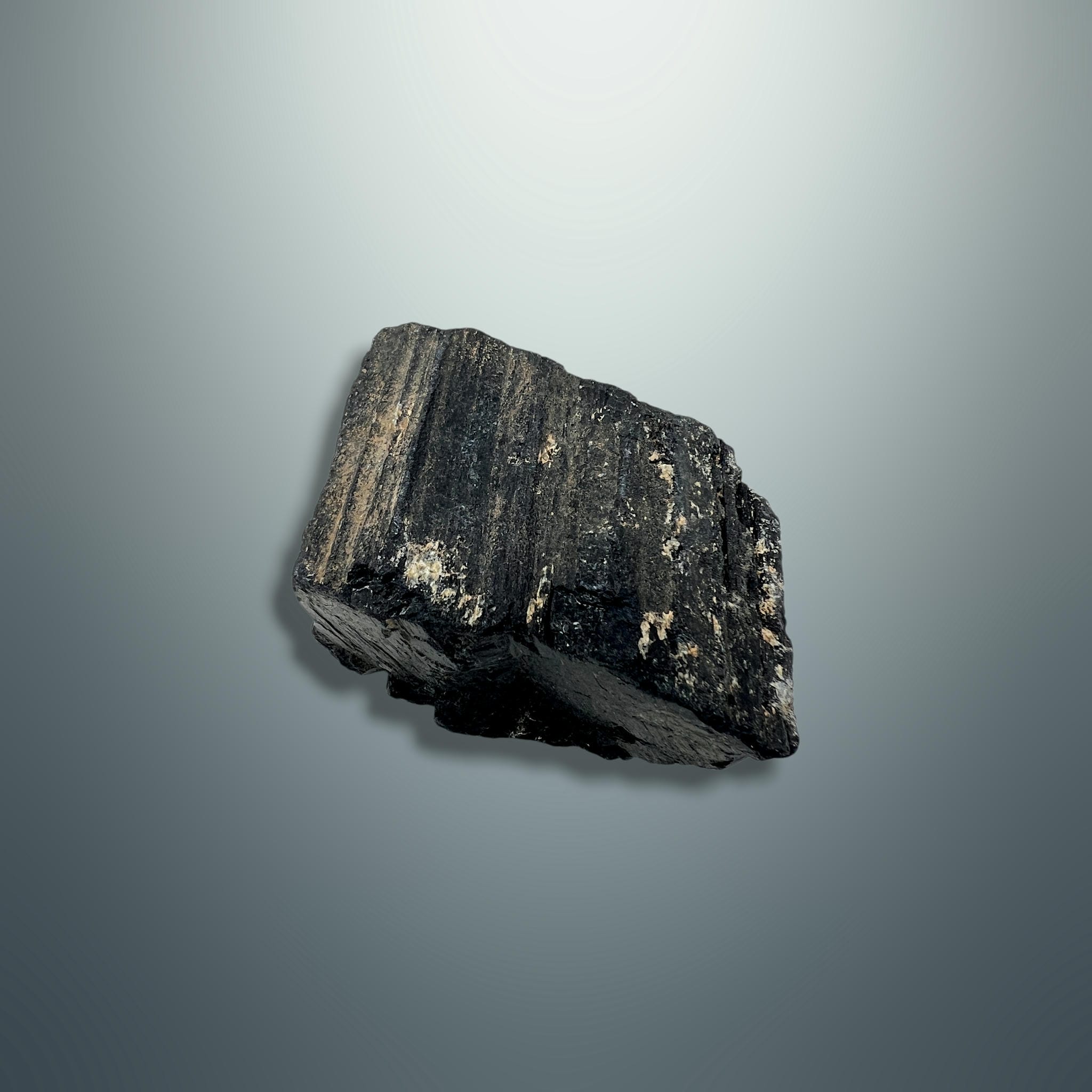 #piezas únicas_turmalina negra en bruto 1