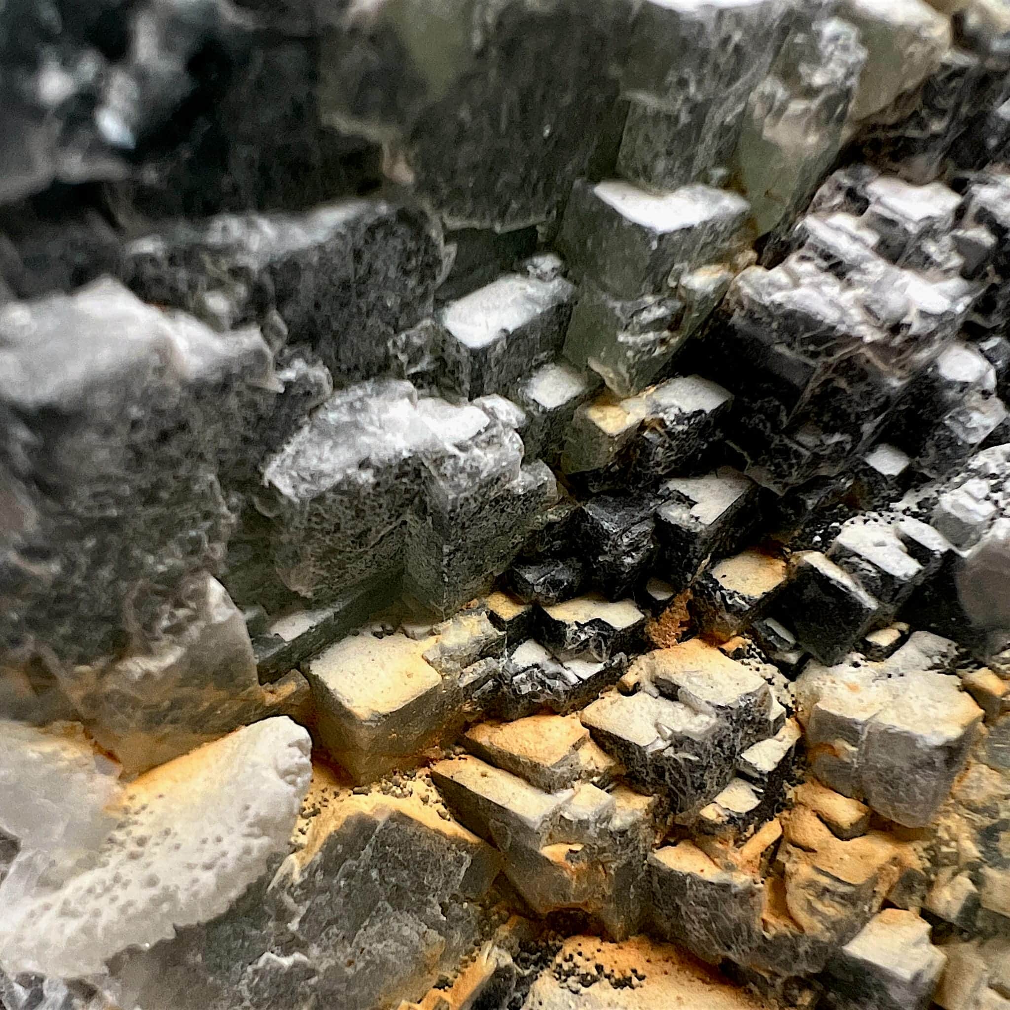 #piezas únicas_fluorita multicolor en bruto 13