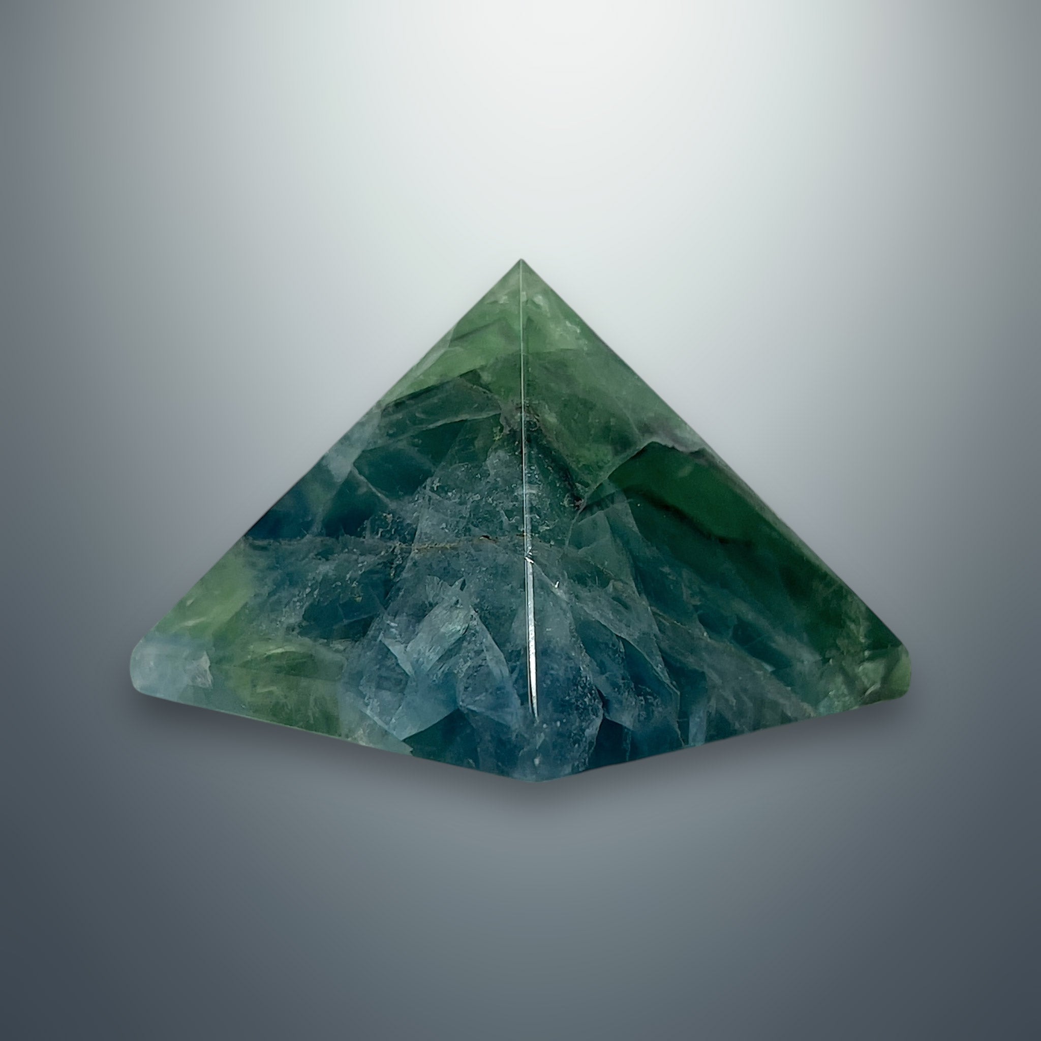 #piezas únicas_pirámide fluorita verde 1