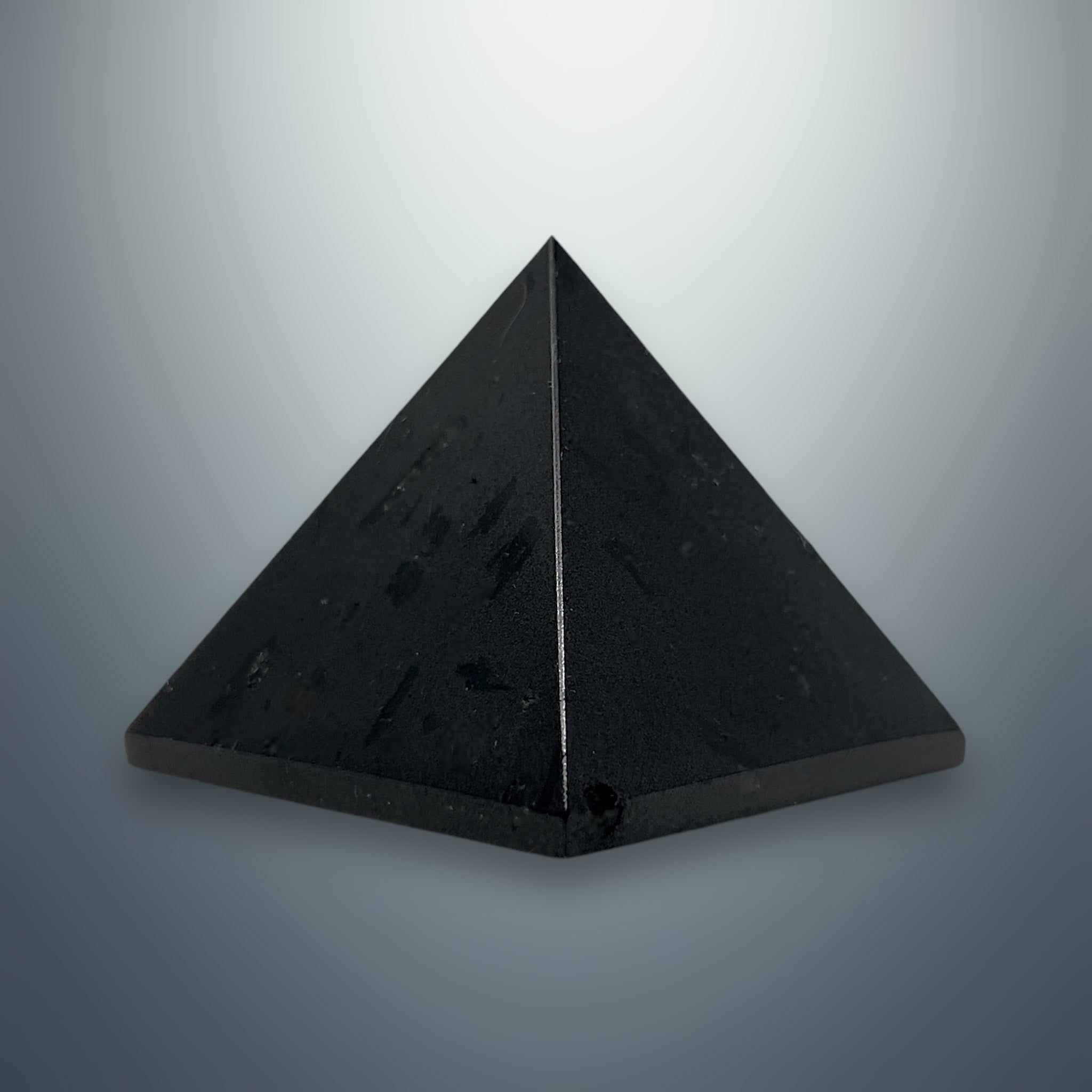 pirámide artesanal de turmalina negra autentica