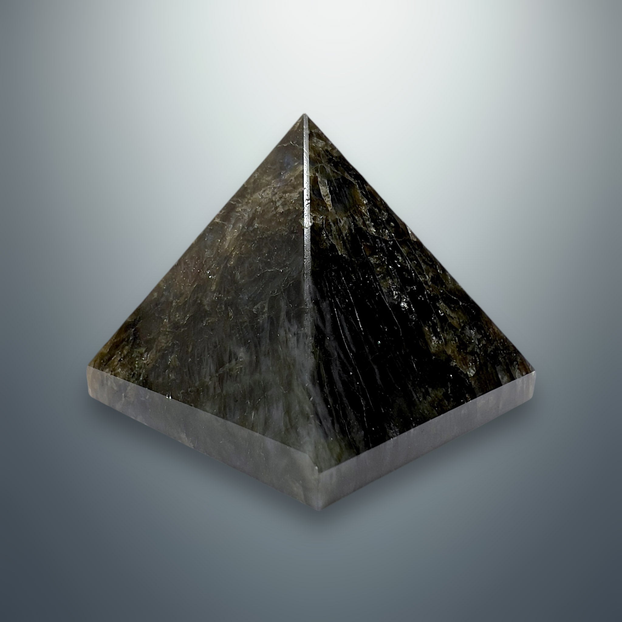#piezas únicas_pirámide labradorita 2