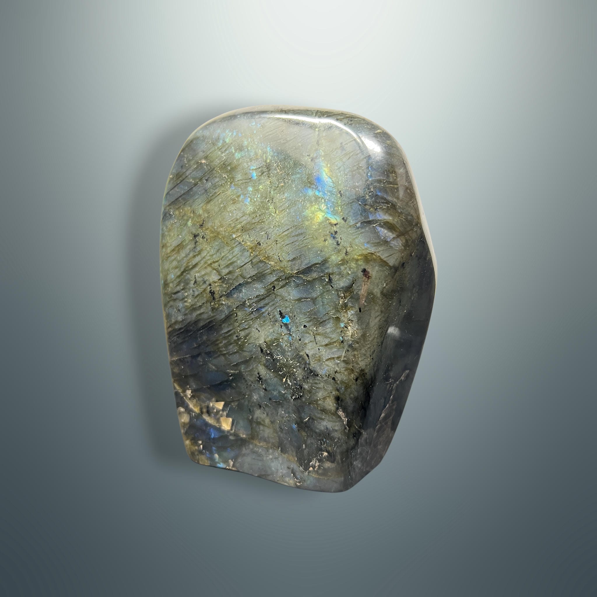 #piezas únicas_labradorita en forma libre 2