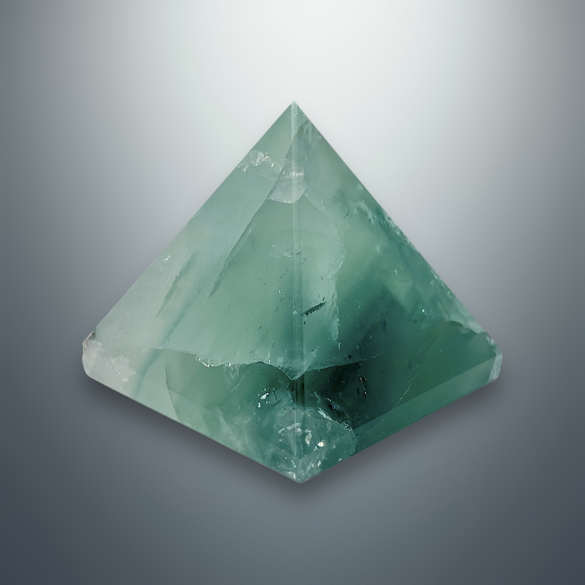 #piezas únicas_pirámide fluorita verde 3