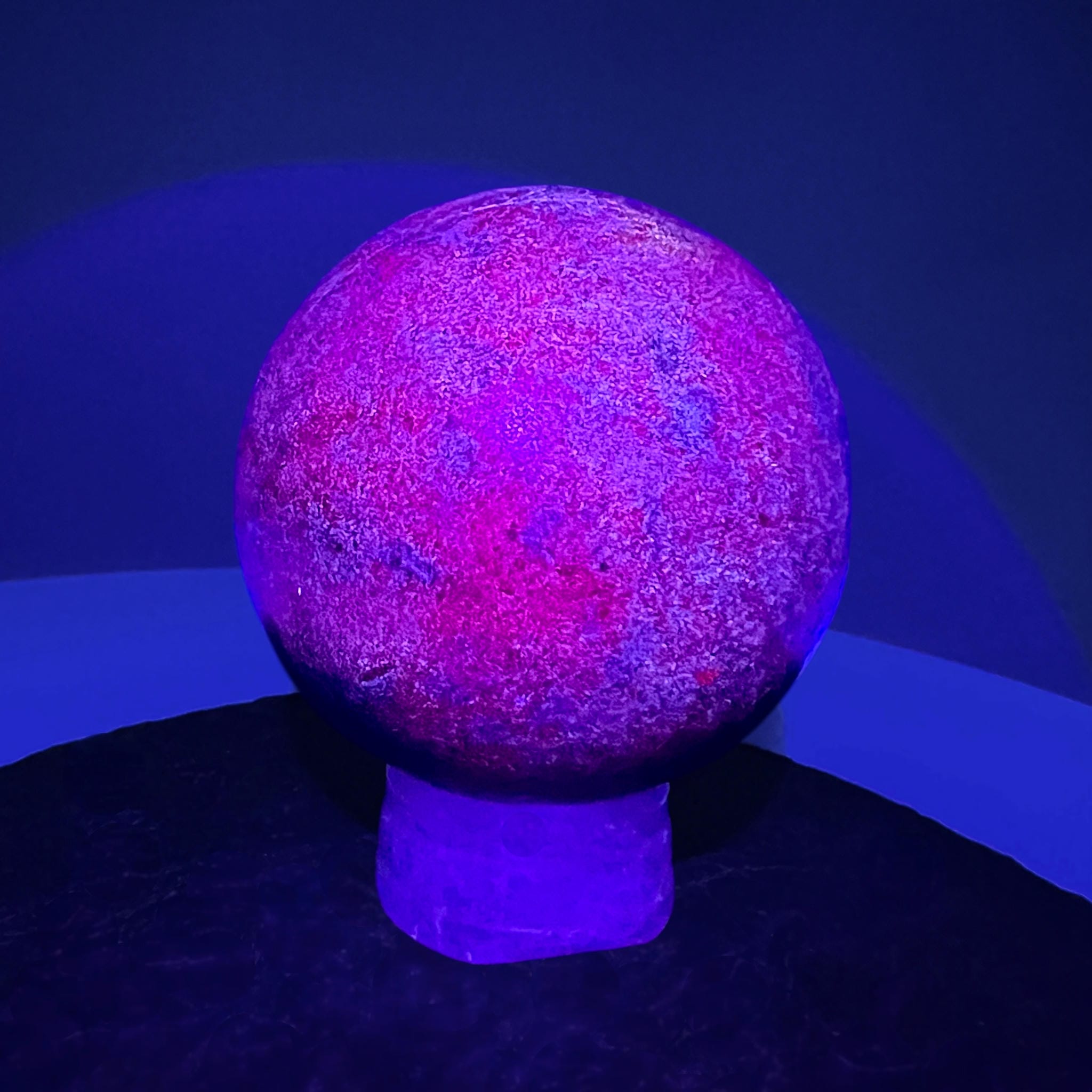 #piezas únicas_esfera rubí en fucsita con cianita 3