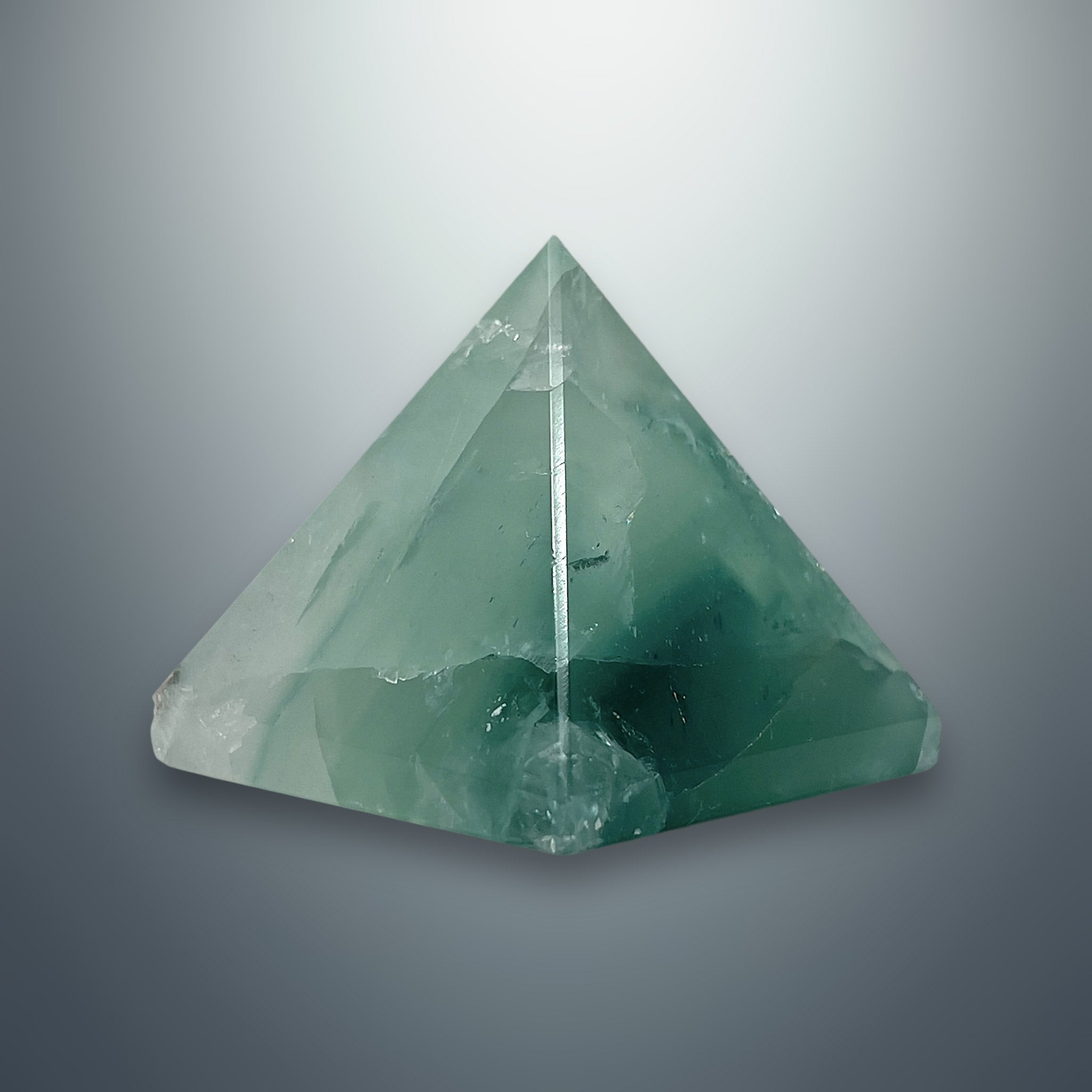 #piezas únicas_pirámide fluorita verde 3