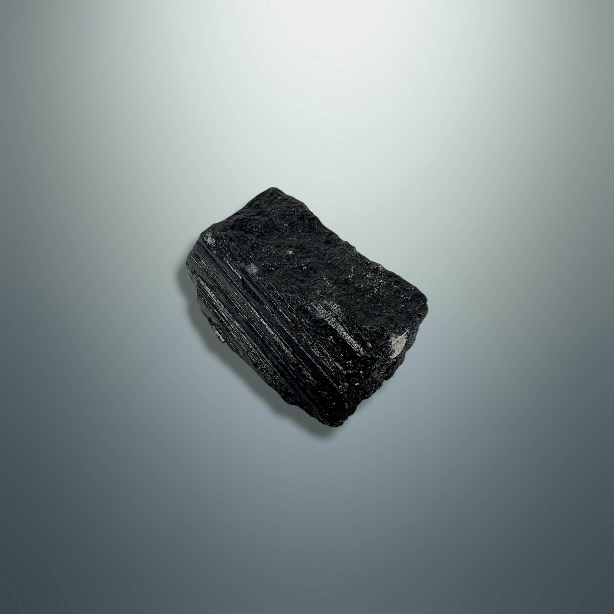 #piezas únicas_turmalina negra en bruto 4