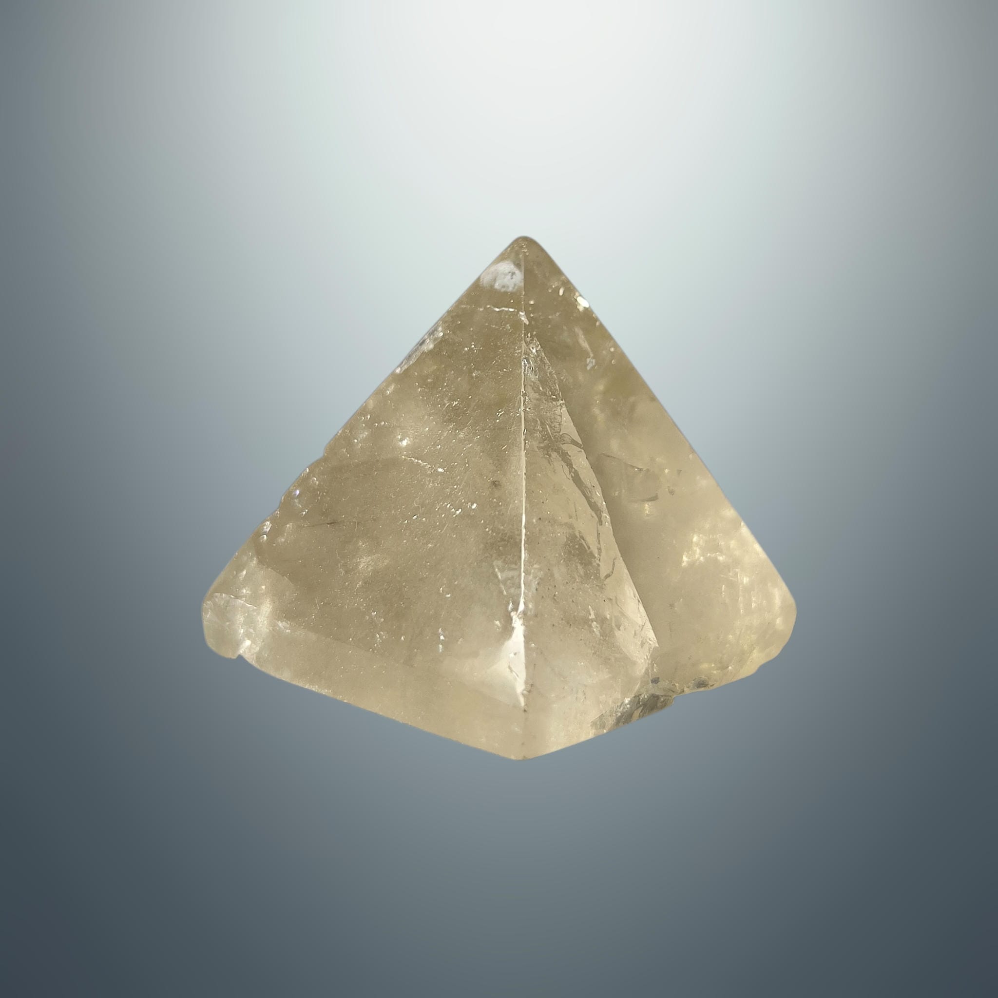 #piezas únicas_pirámide cuarzo ahumado 5