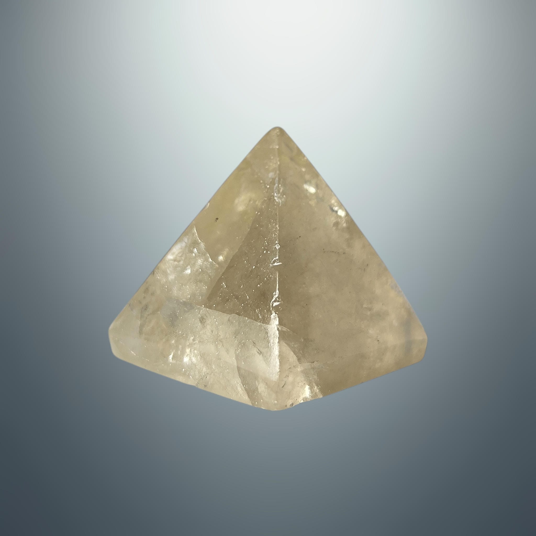 #piezas únicas_pirámide cuarzo ahumado 5