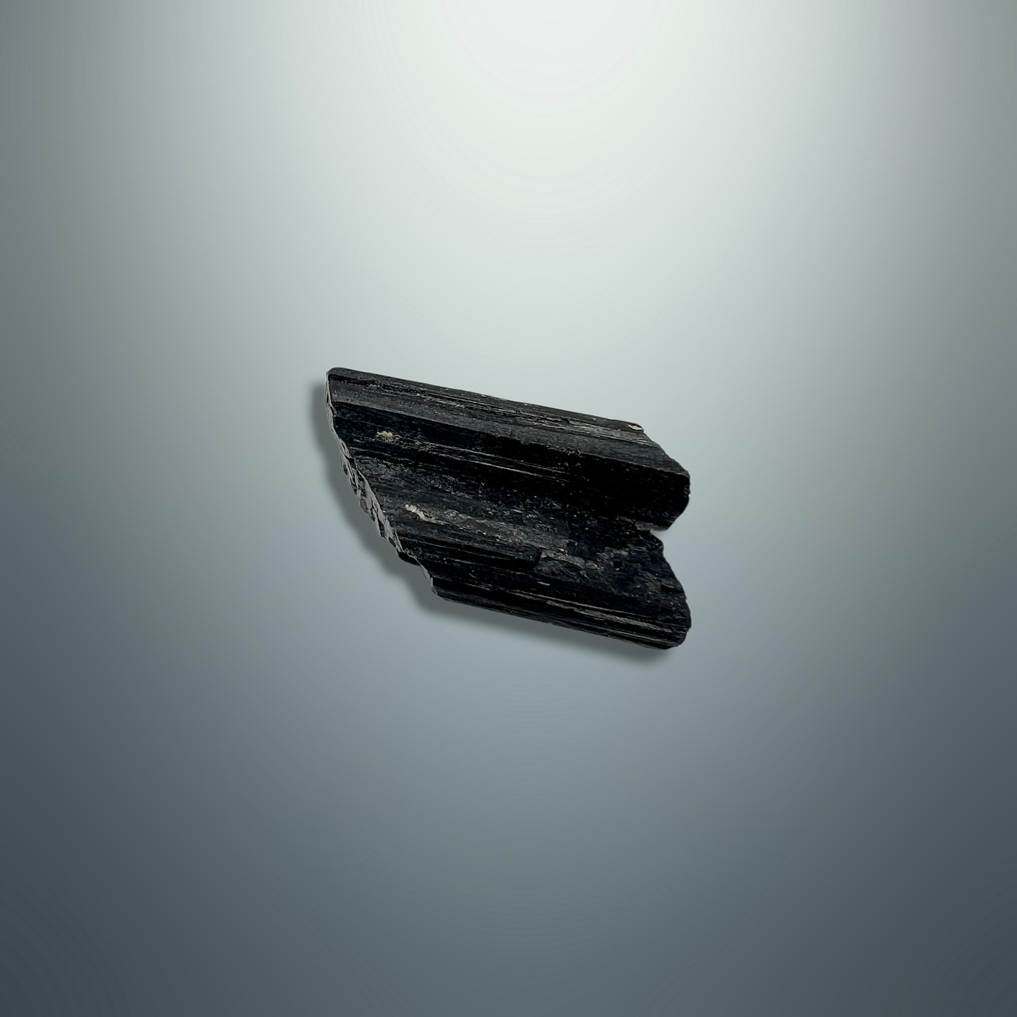 #piezas únicas_turmalina negra en bruto 7