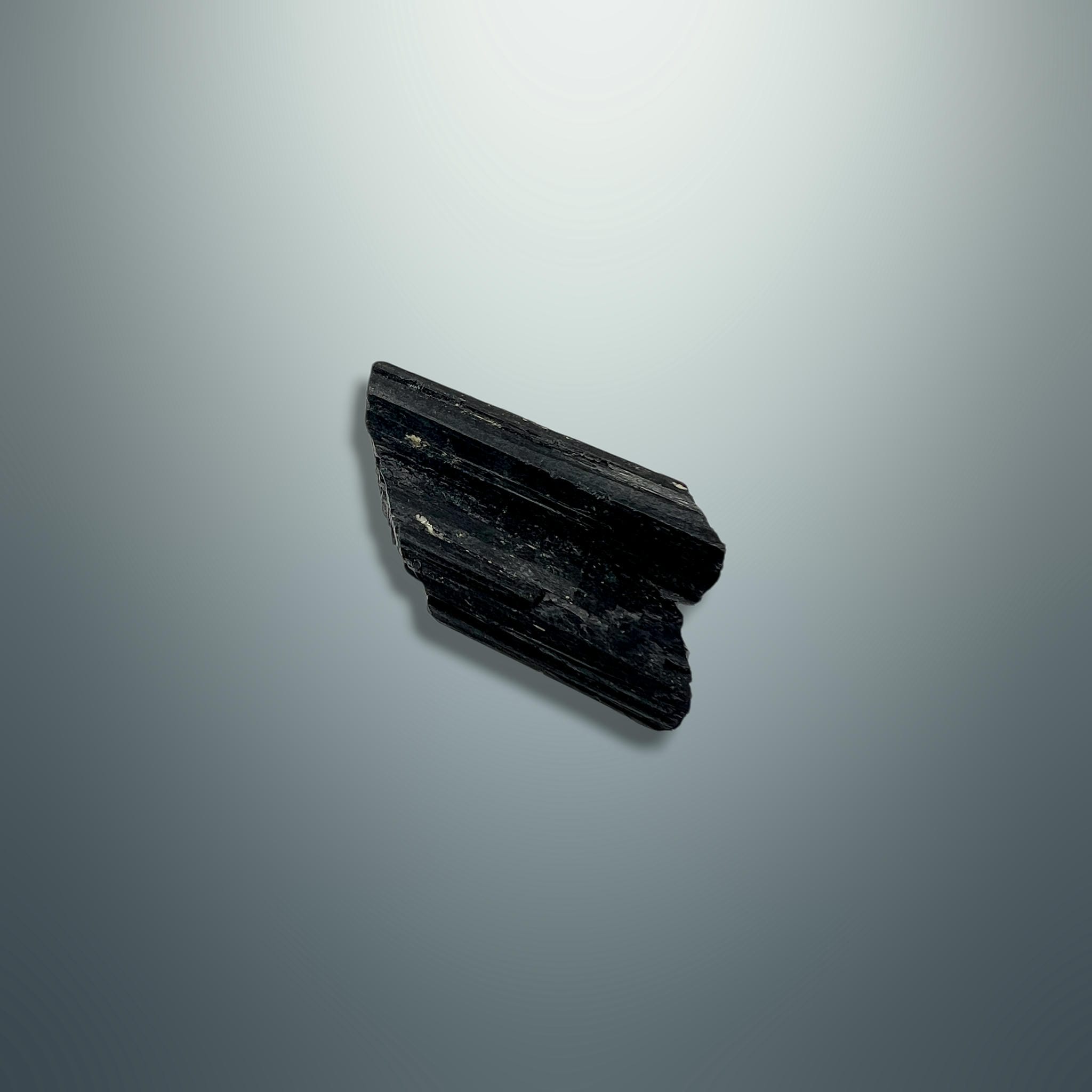 #piezas únicas_turmalina negra en bruto 7