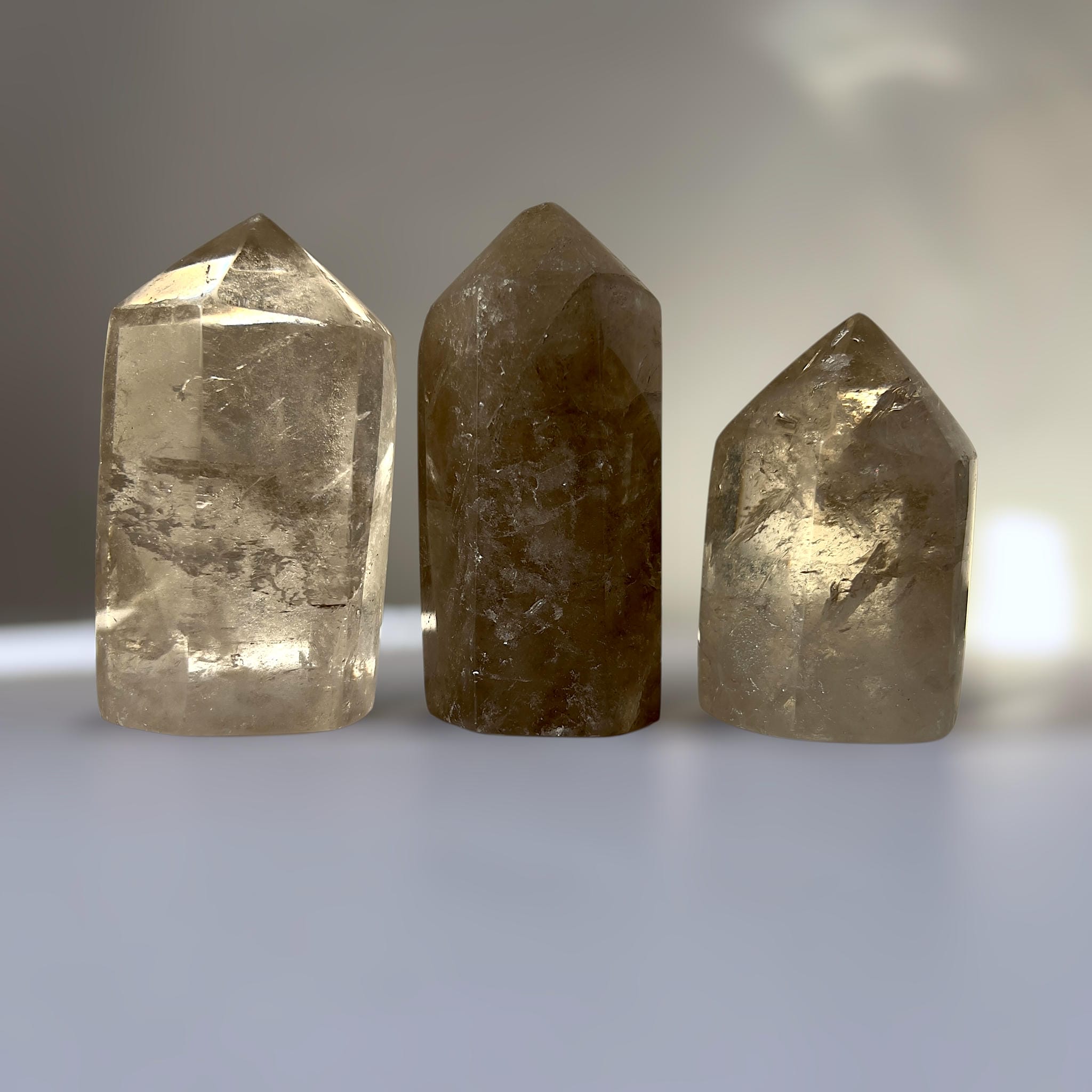 Cuarzo Ahumado en Puntas Pulidas Grandes