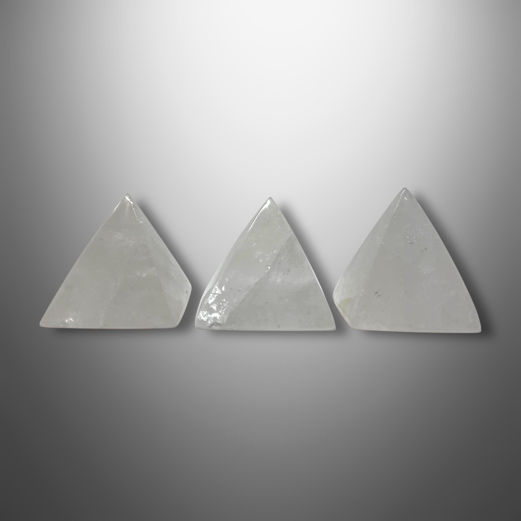 Cuarzo (Lechoso y Niebla) en Pirámide Asimétrica