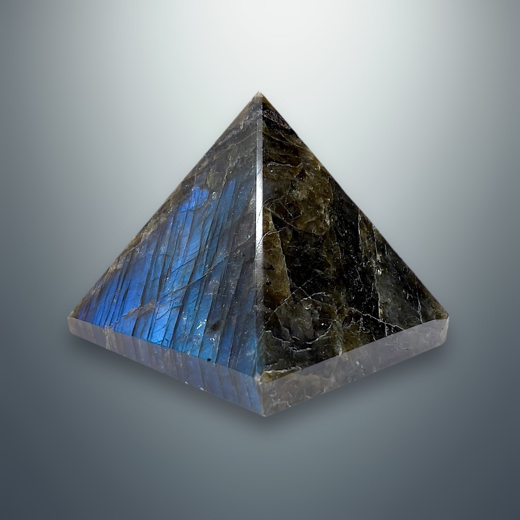 #piezas únicas_pirámide labradorita 1