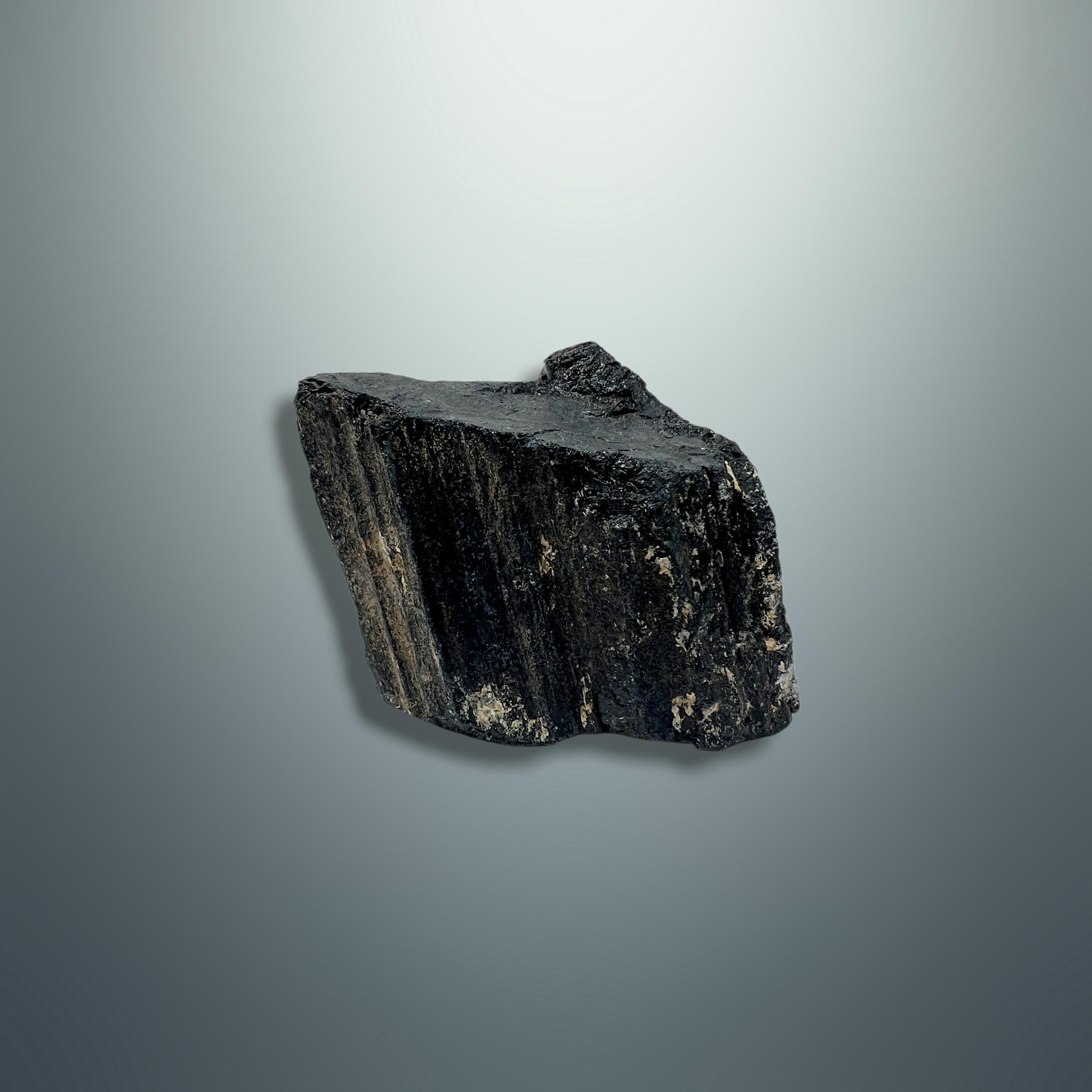 #piezas únicas_turmalina negra en bruto 1