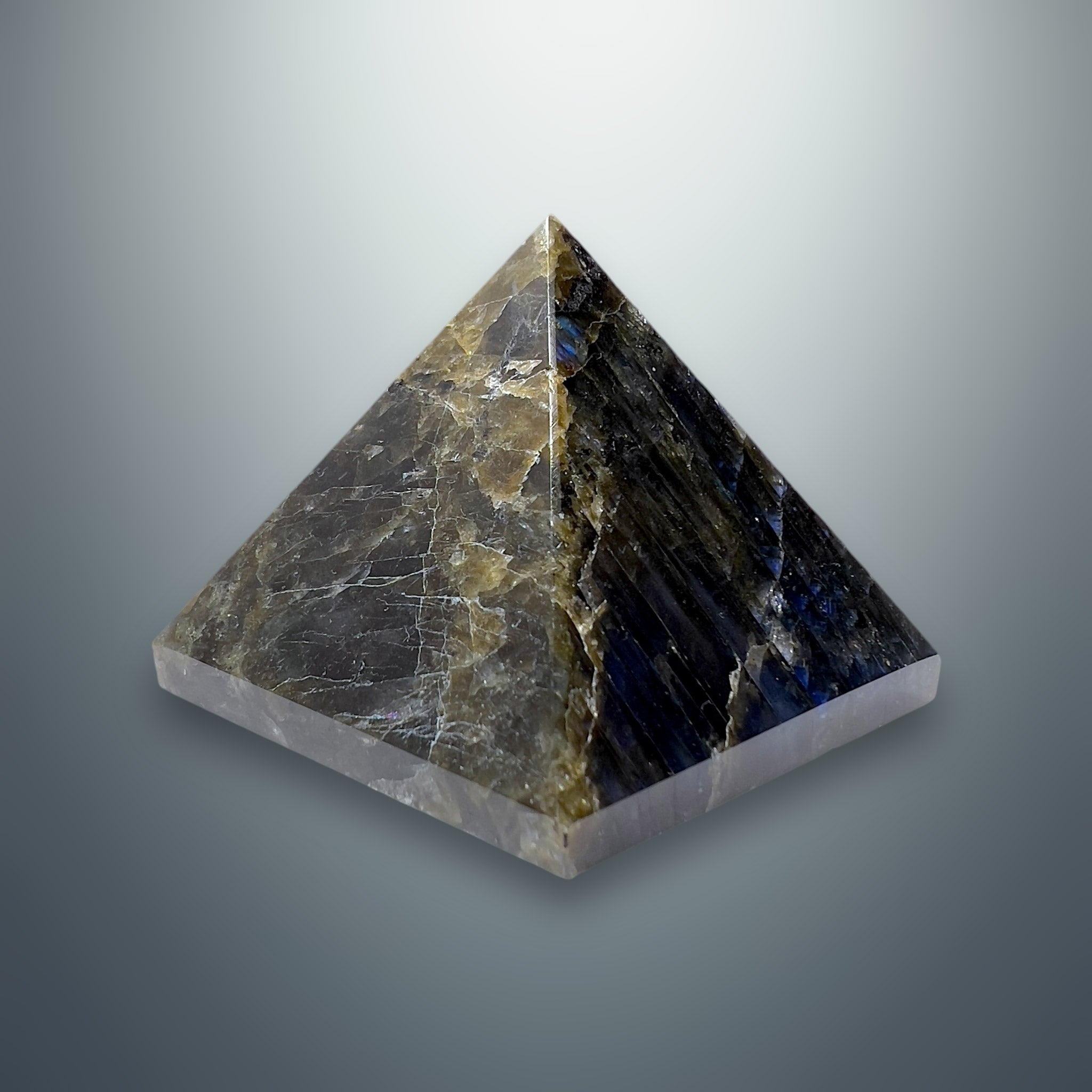 #piezas únicas_pirámide labradorita 1
