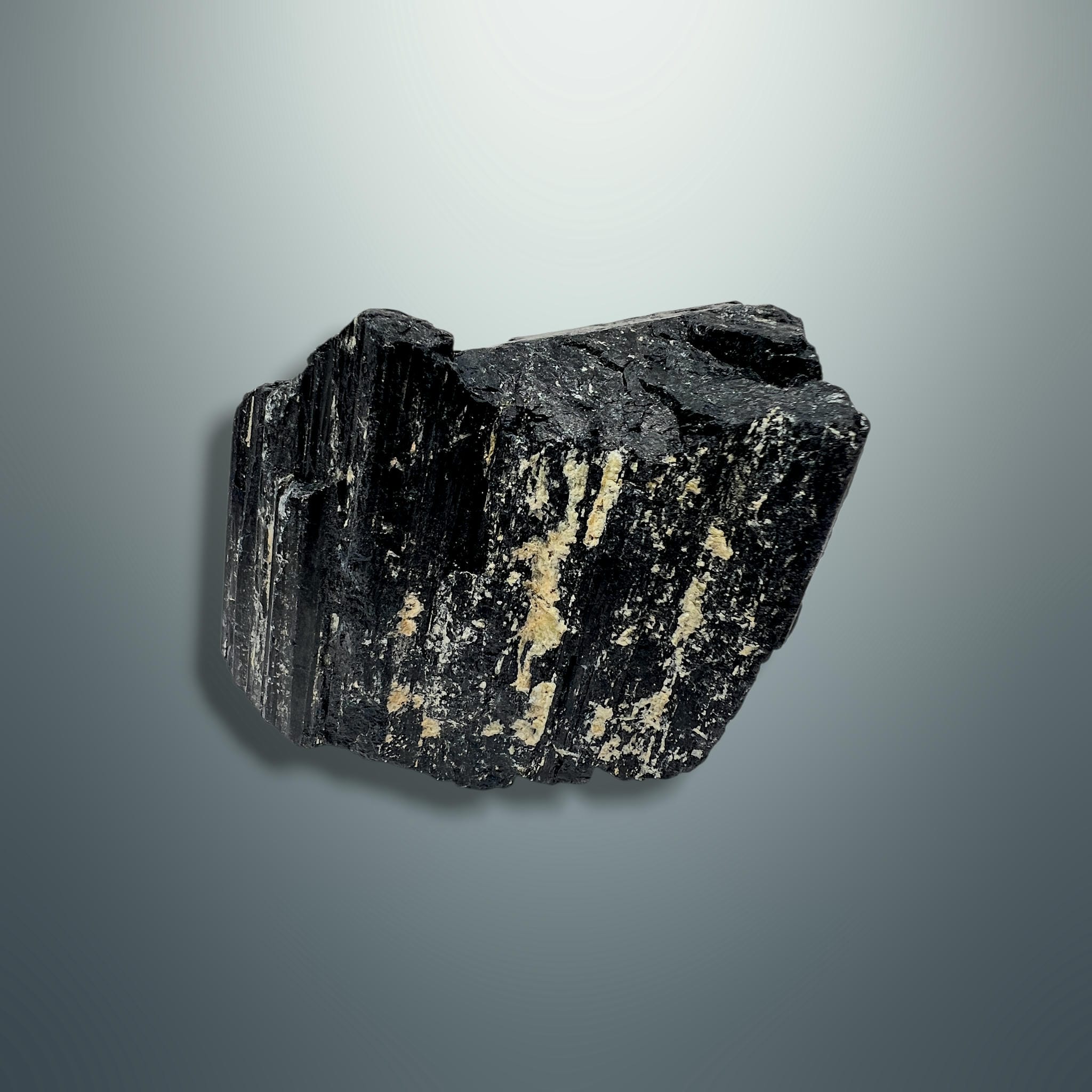 #piezas únicas_turmalina negra en bruto 1