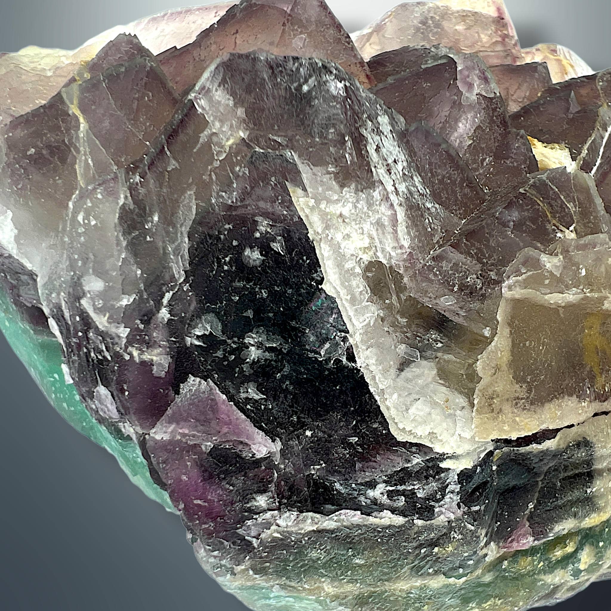 #piezas únicas_fluorita multicolor en bruto 12