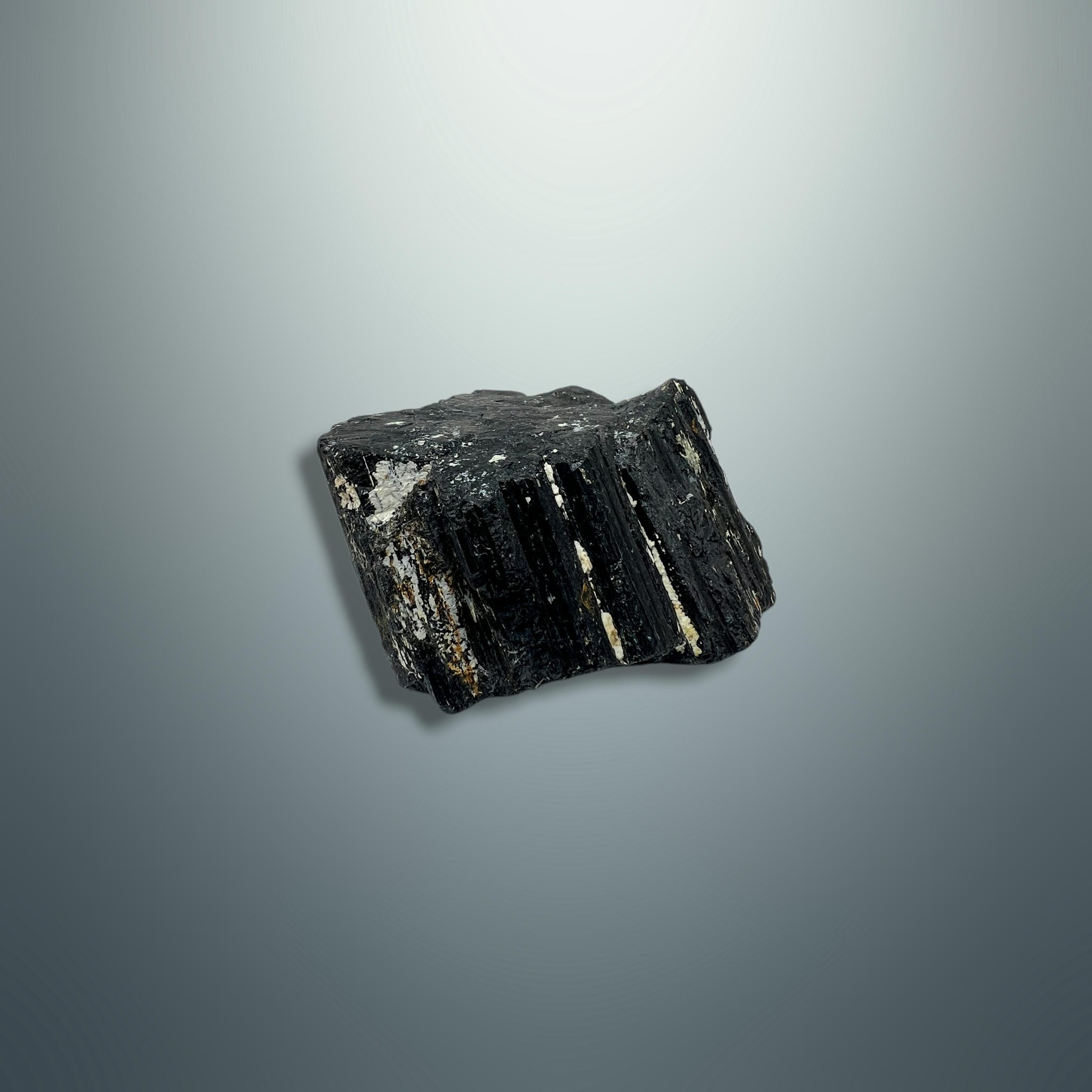 #piezas únicas_turmalina negra en bruto 2