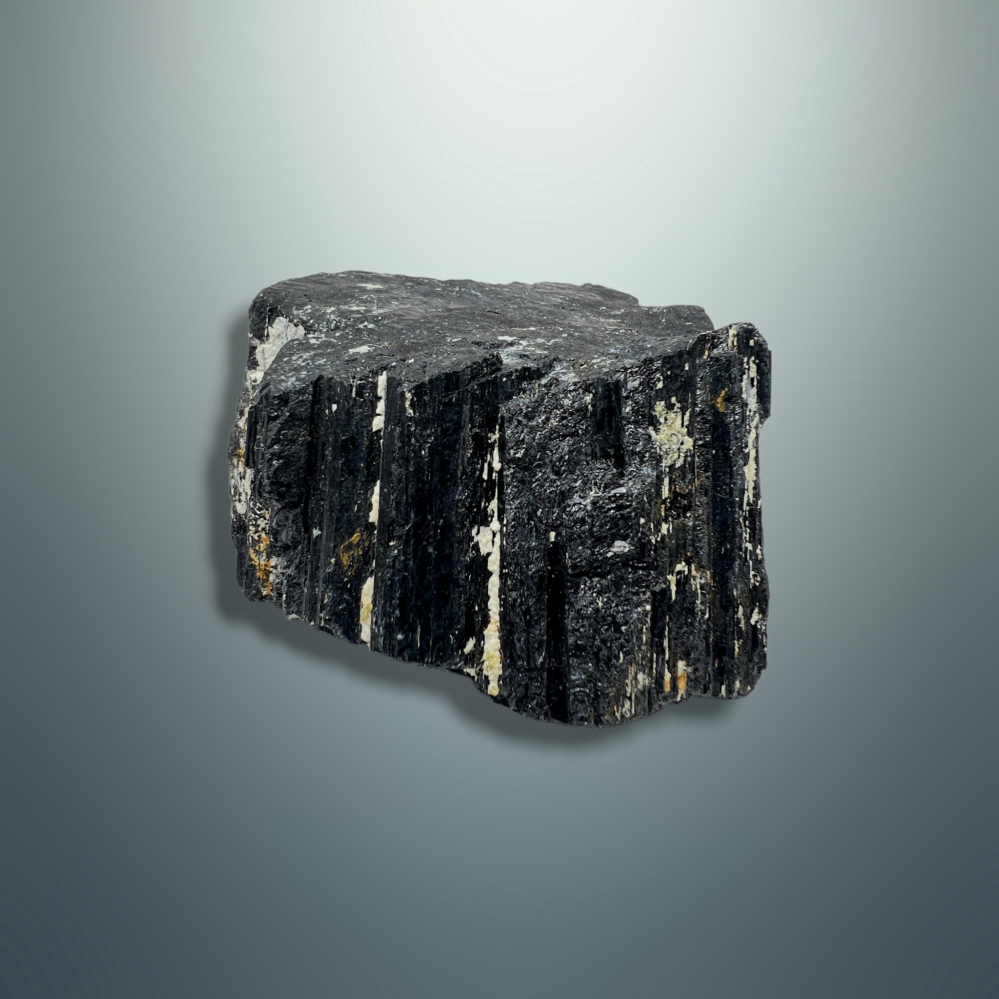 #piezas únicas_turmalina negra en bruto 2