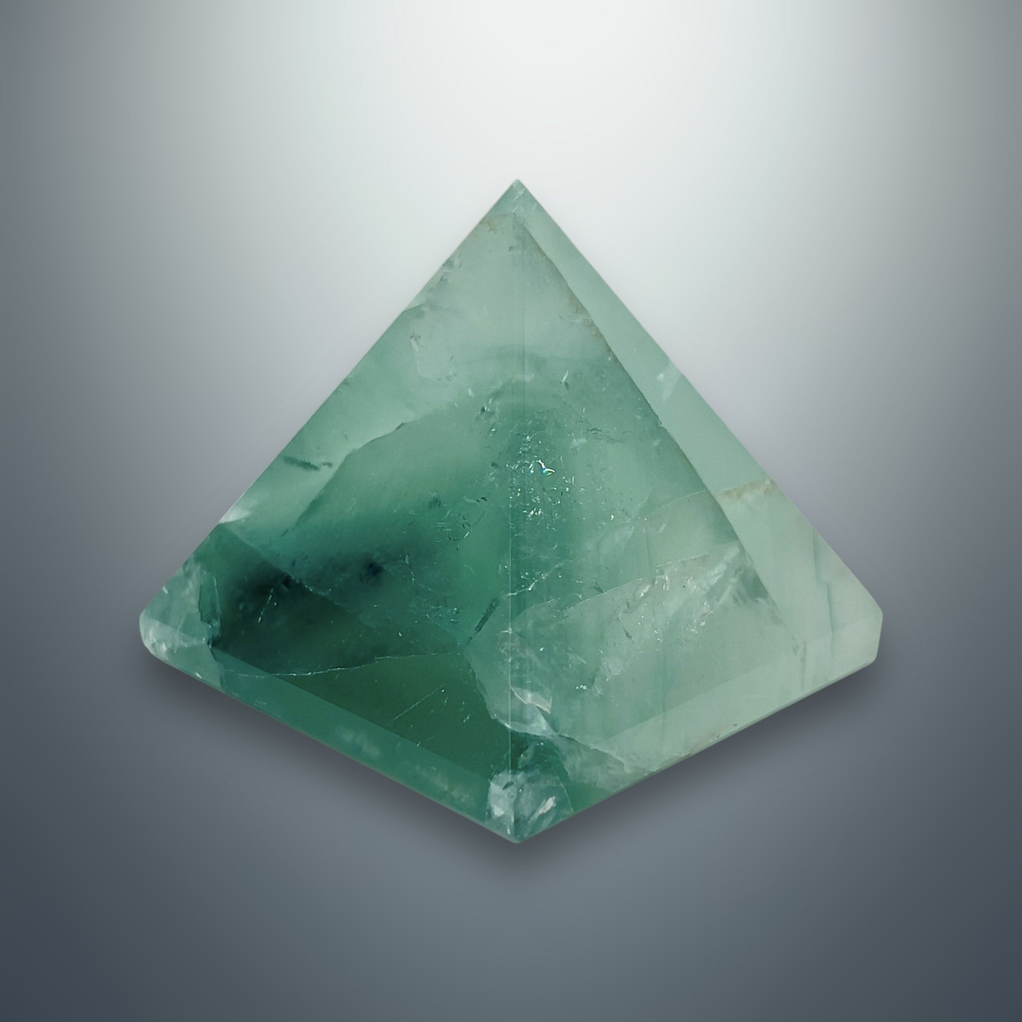 #piezas únicas_pirámide fluorita verde 3