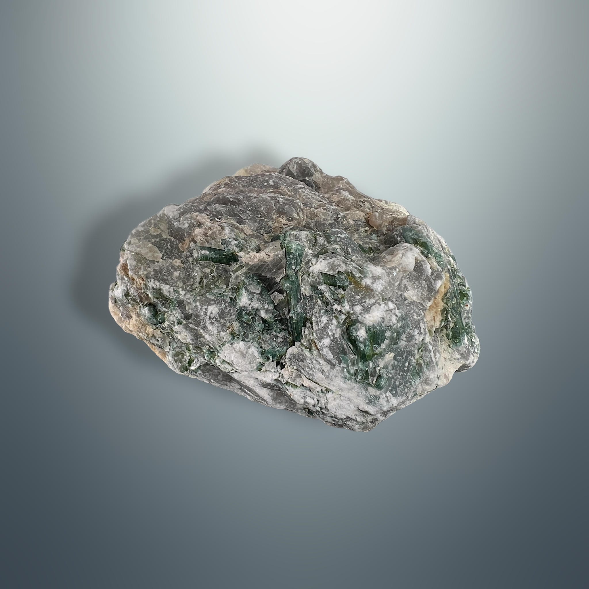 #piezas únicas_turmalina verde en albita 3