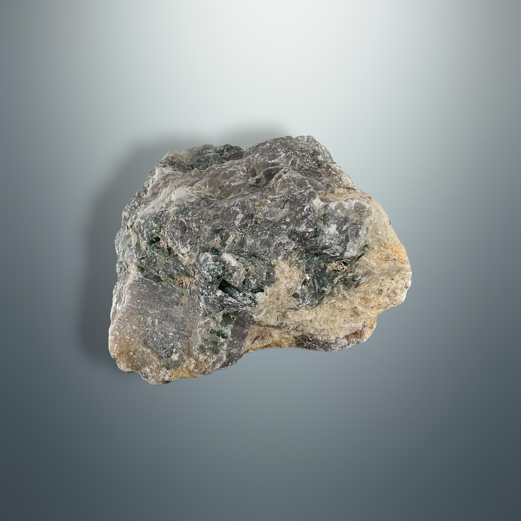 #piezas únicas_turmalina verde en albita 3