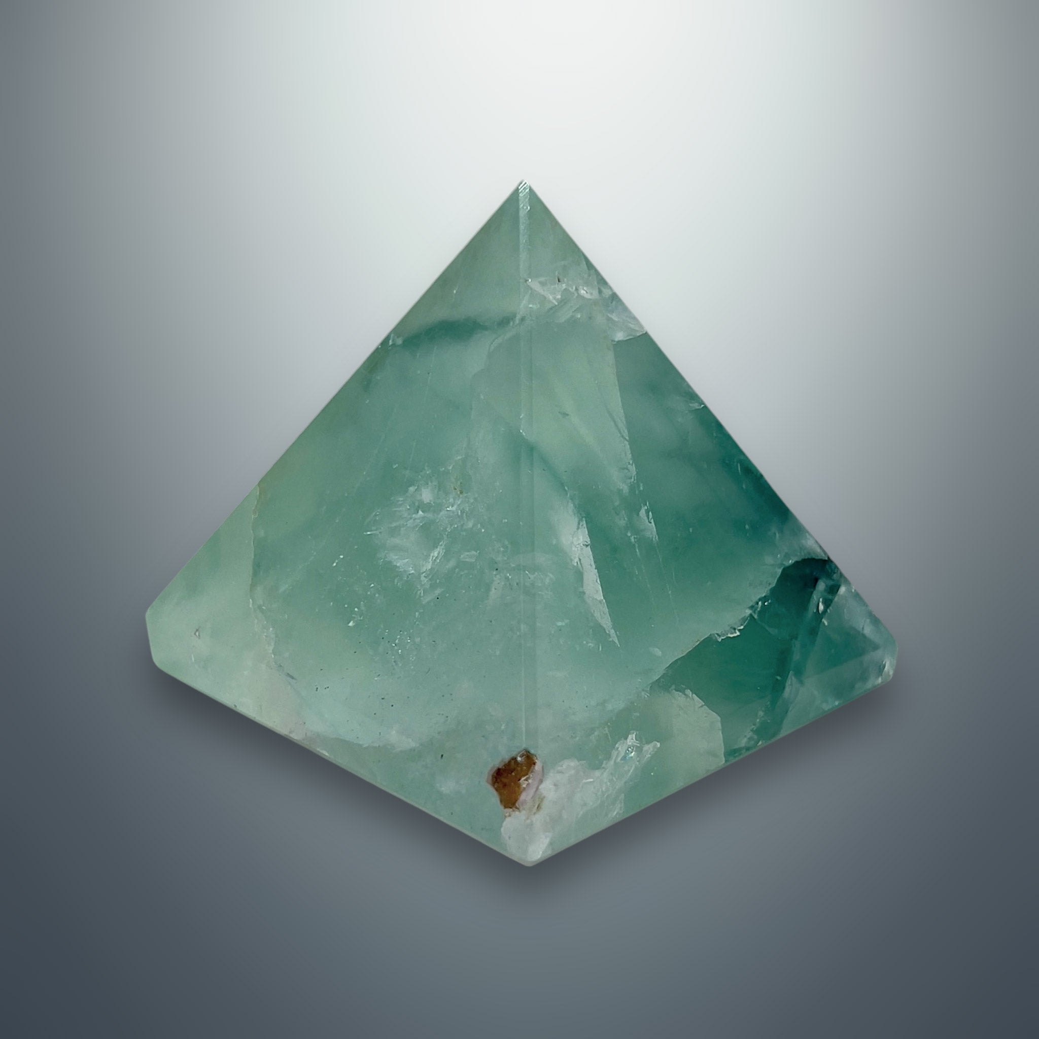 #piezas únicas_pirámide fluorita verde 3