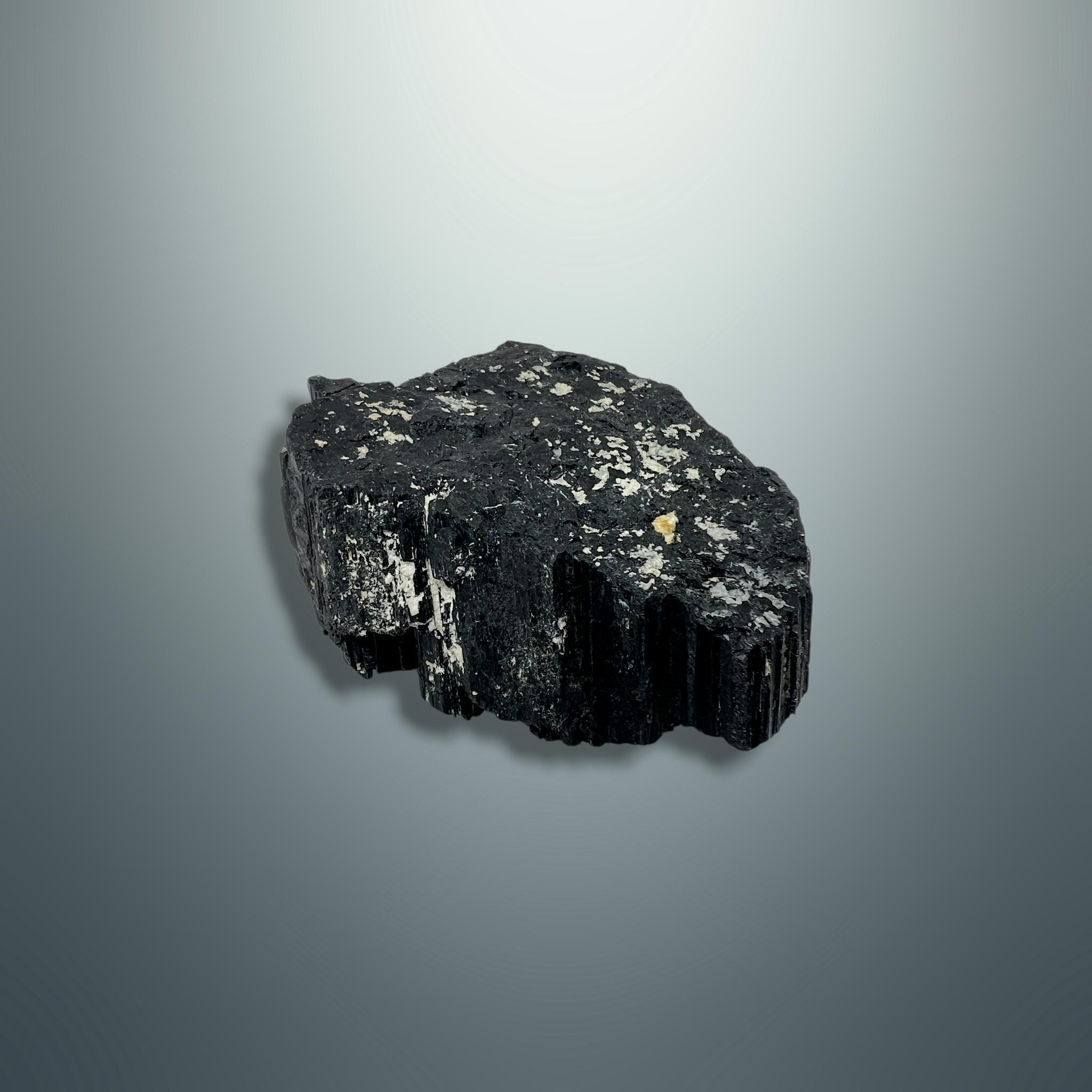 #piezas únicas_turmalina negra en bruto 3