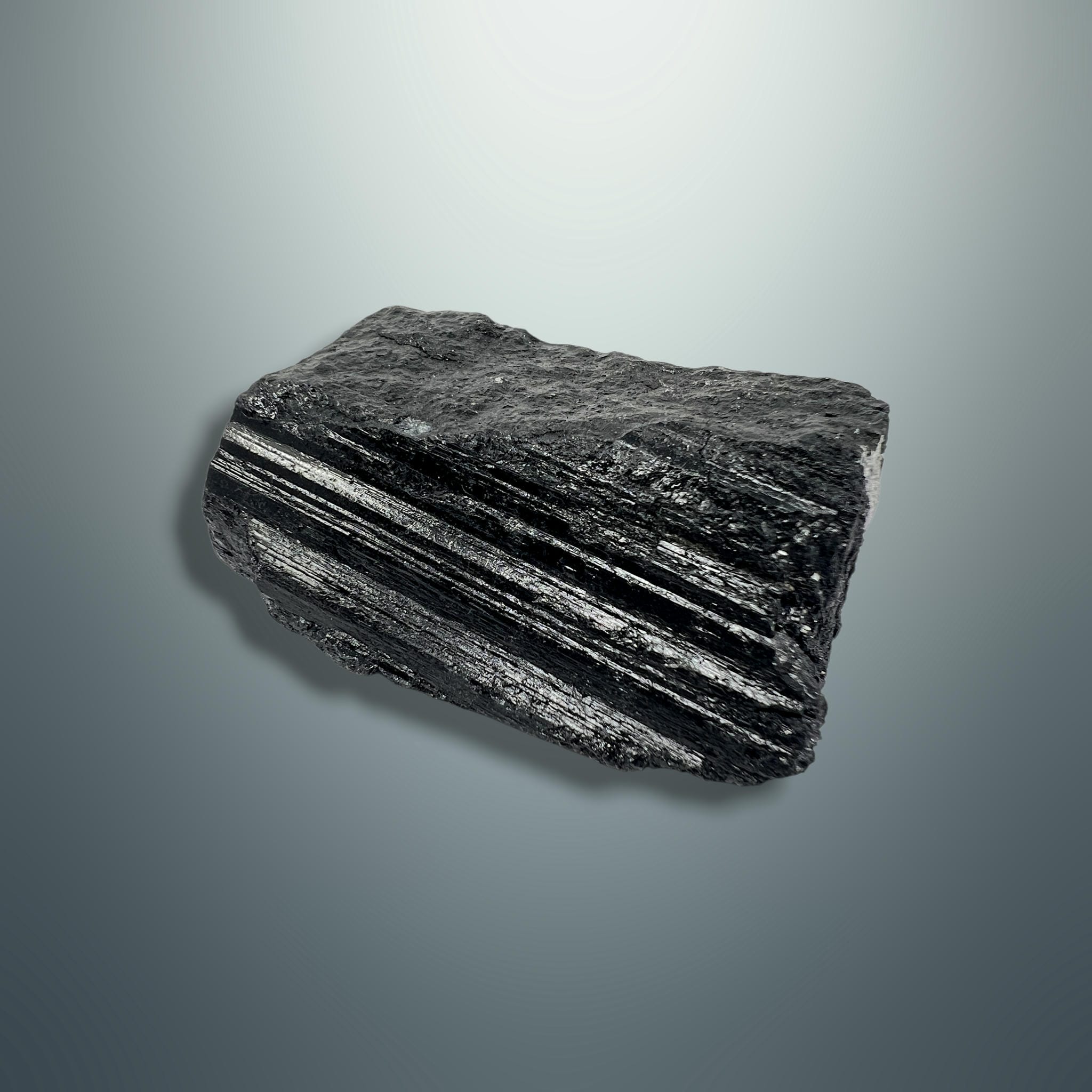 #piezas únicas_turmalina negra en bruto 4