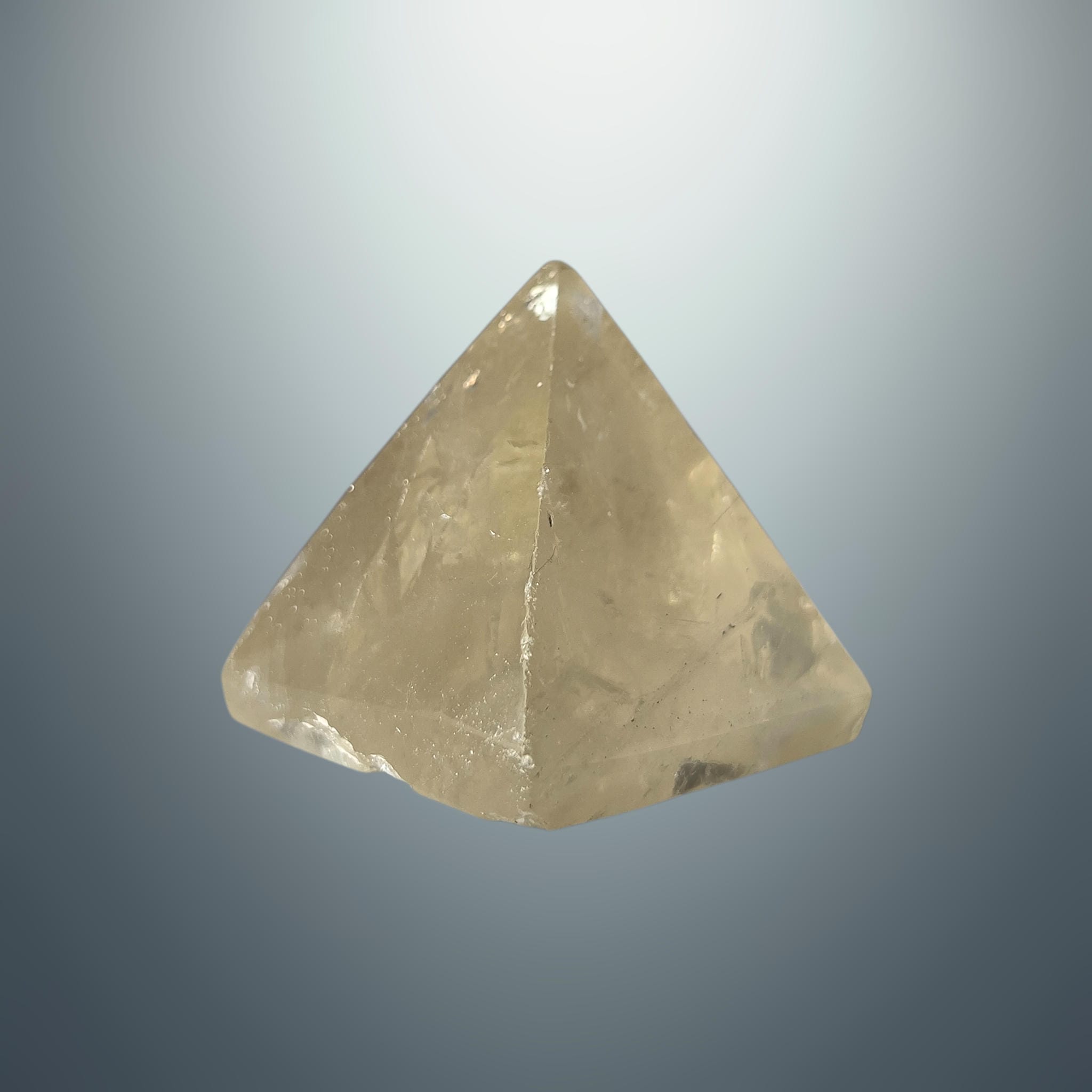 #piezas únicas_pirámide cuarzo ahumado 5