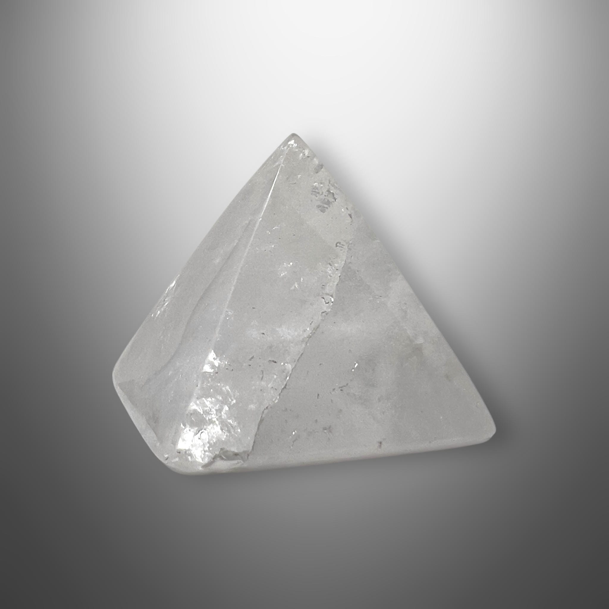 #piezas únicas_pirámide cuarzo 5