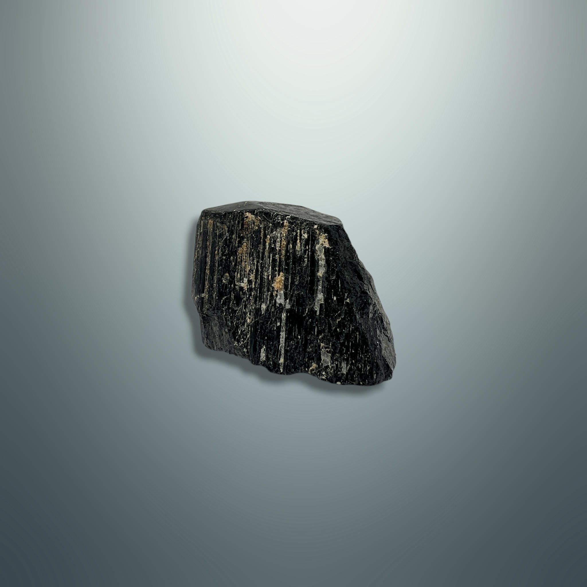 #piezas únicas_turmalina negra en bruto 6