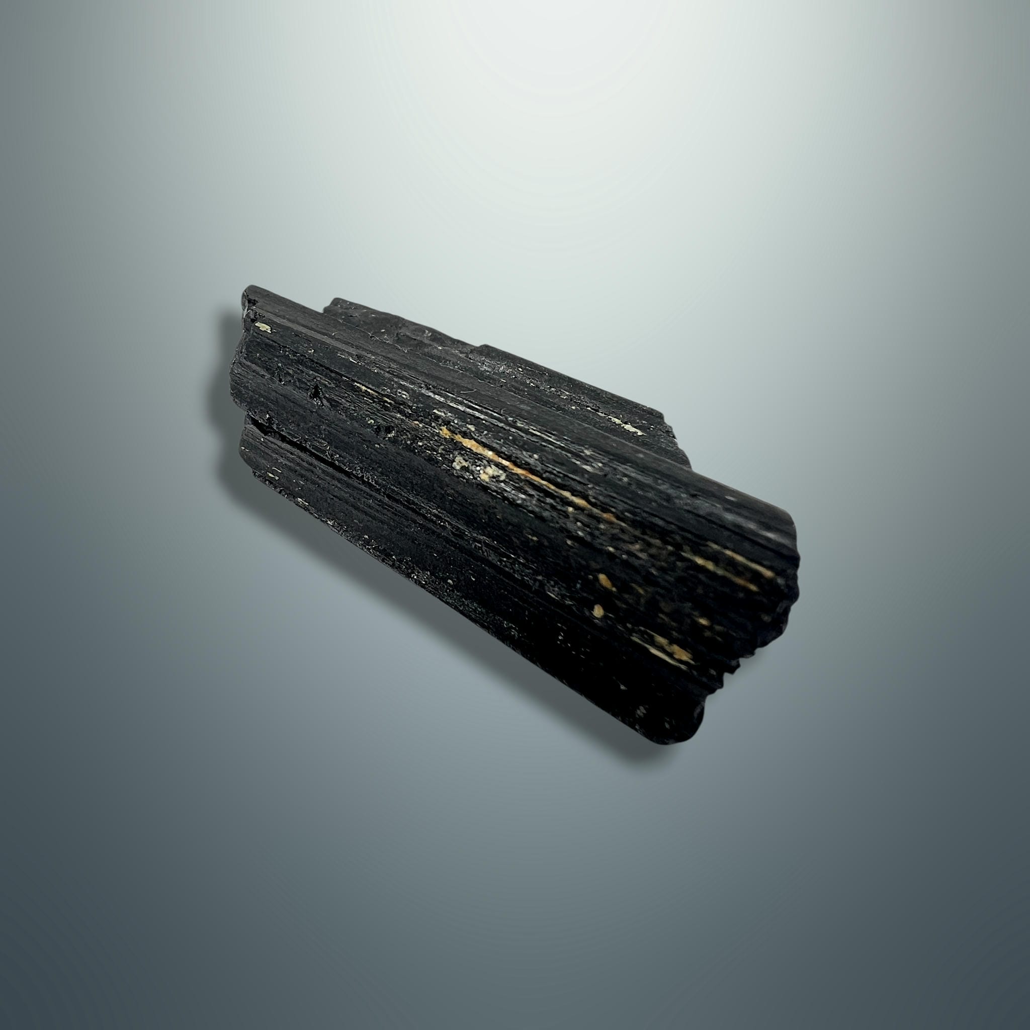 #piezas únicas_turmalina negra en bruto 7