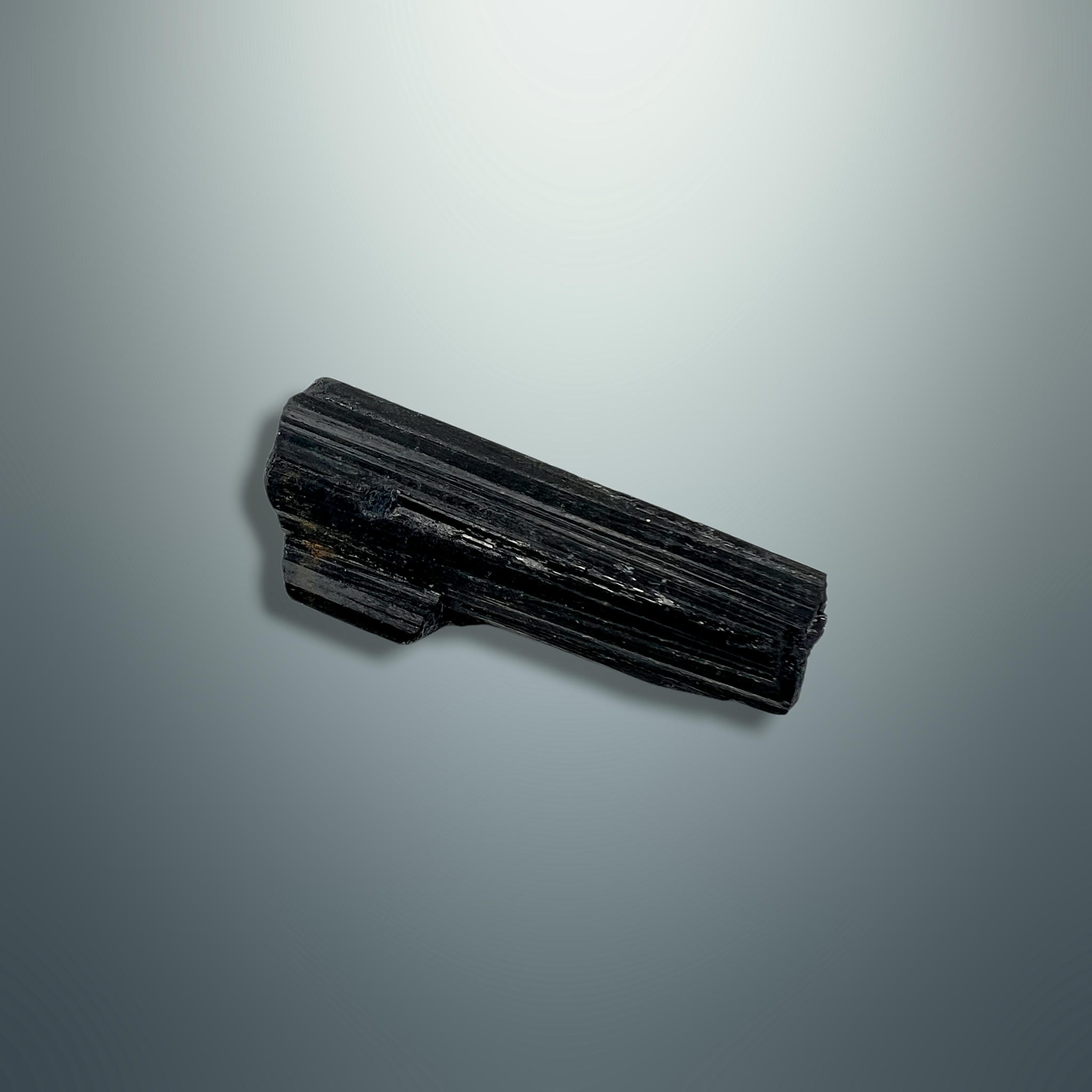 #piezas únicas_turmalina negra en bruto 8