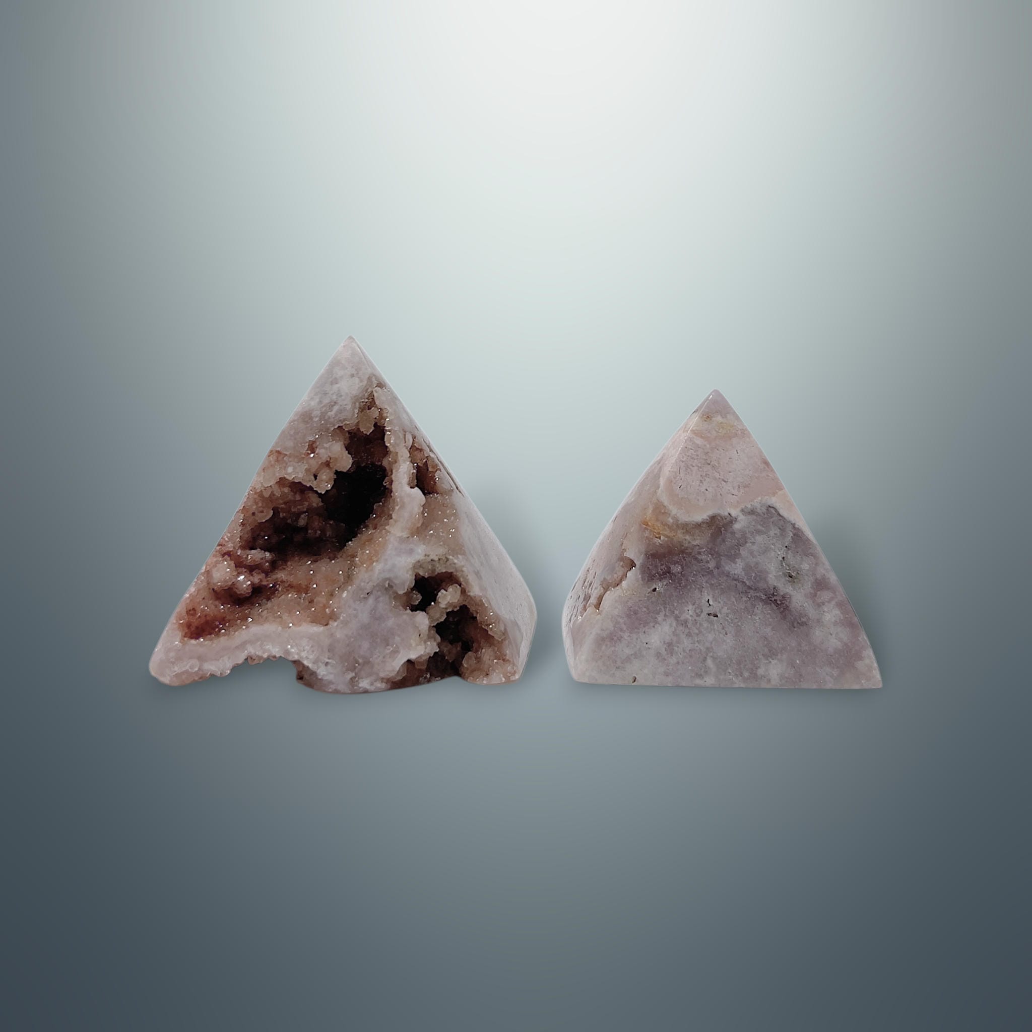 Amatista Rosa en Pirámide Asimétrica - con Cristalización