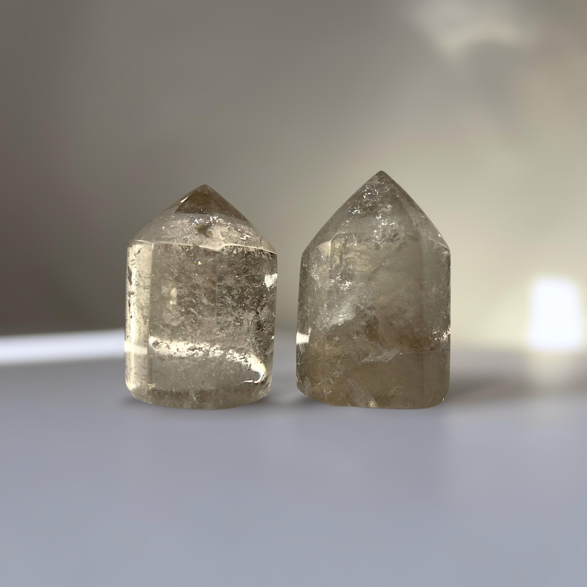 Cuarzo Ahumado en Puntas Pulidas Grandes