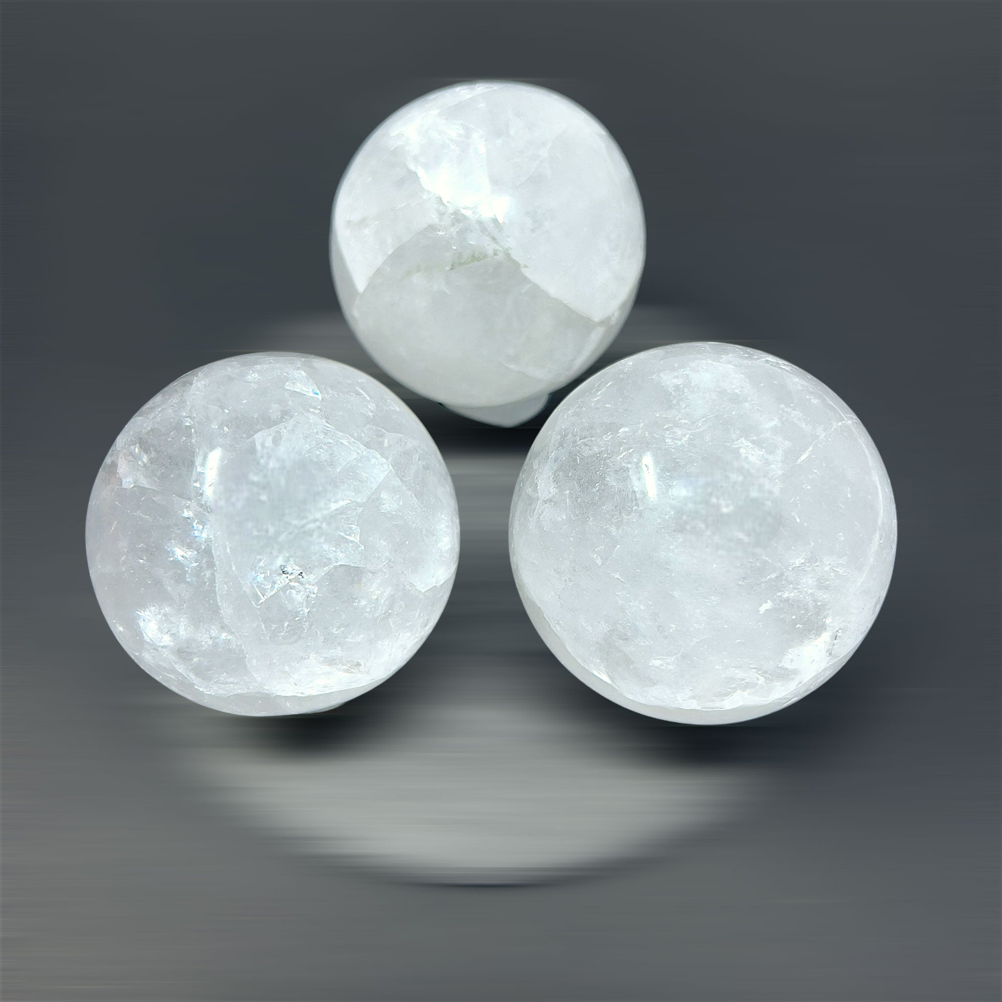 Cuarzo Blanco en Esfera (Variedad Lechoso)